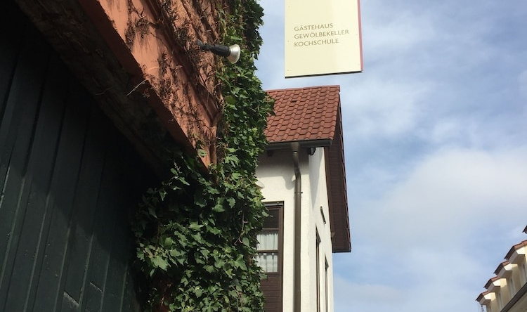 Alter Winzerhof Weisenheim am Berg e.K., 魏森海姆-阿姆贝格 — 照片 1