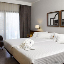 Hotel Ciudad de Castelldefels, 卡斯特尔德费尔斯 — 照片 3