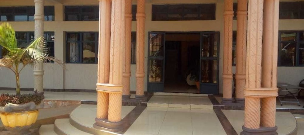 The Breez Hotel, Busia — photo 1