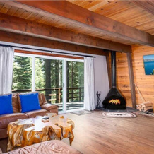 Private Beach Access, Renovated, Pet Friendly Cabin - "pine Cone Haven" #108, 太浩城 — 照片 2