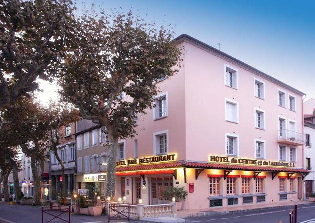 Hotel Restaurant Du Centre Et Du Lauragais, 卡斯泰尔诺达里 — 照片 1