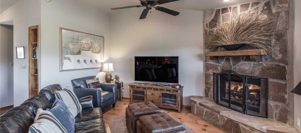 CenterView - Two Bedroom Cabin with Hot Tub, 鲁伊多索 — 照片 1
