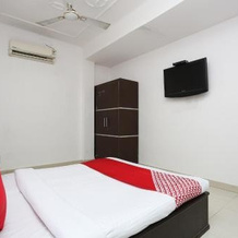 OYO 28411 Taj Guest House, 阿利布尔 — 照片 5