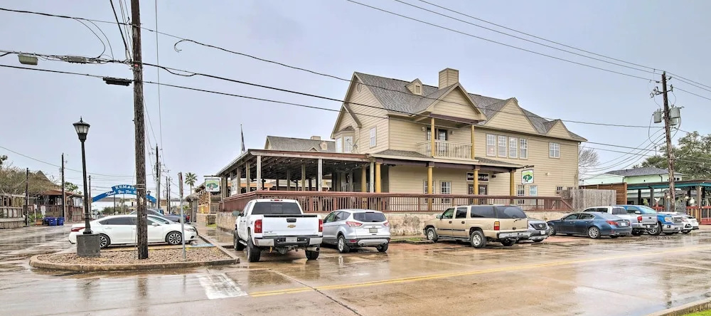 Apt W/ Balconies - Steps To Kemah Boardwalk!, Кема — фото 1