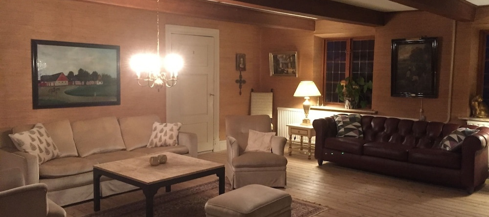 Björkåsa Gård Bed & Box, Ландскруна — фото 1
