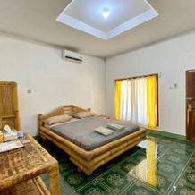 Duyung Rooms and Resto, Gerupuk — photo 2