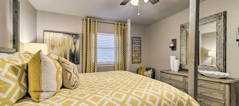Bright N Breezy Waterfront Lake Granbury Getaway!, Гранбери — фото 1