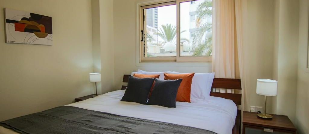 Phaedrus Living: City View Luxury Iras Flat 102, Никосия — фото 1