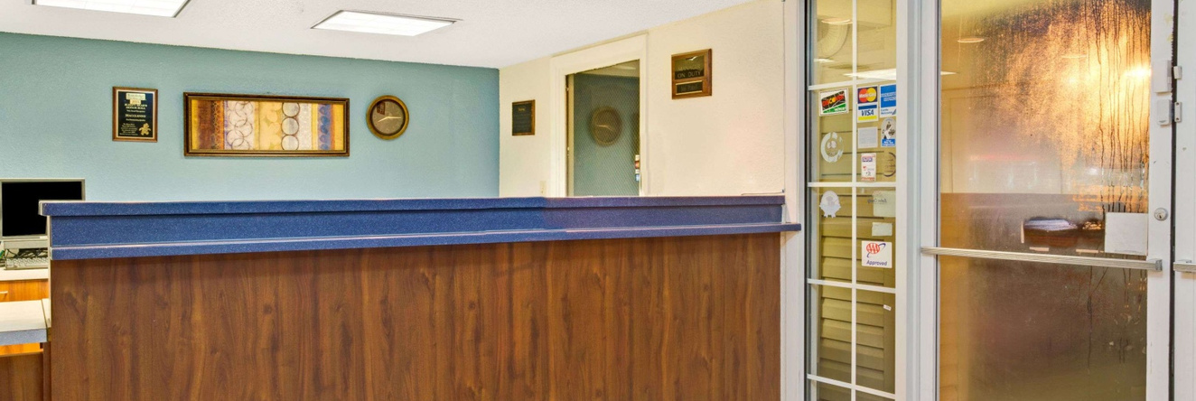 Travelodge And Suites Macclenny, Маккленни — фото 1