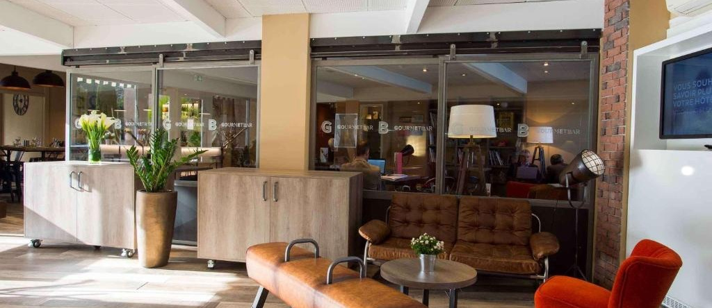 Hotel Novotel Aix en Provence Pont de l'Arc Fenouillères, 普罗旺斯地区艾克斯 — 照片 1