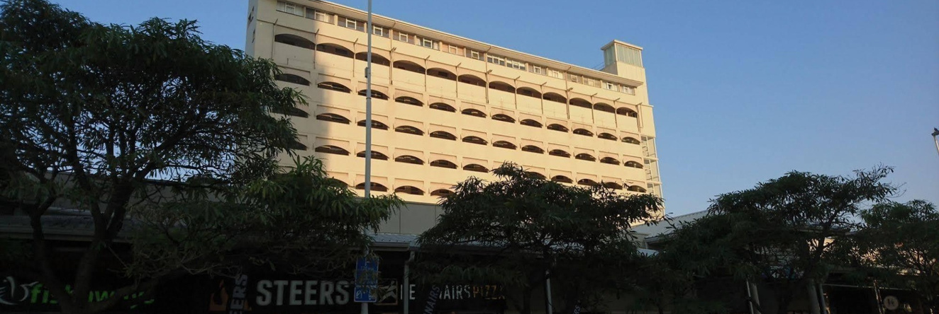 Lighthouse Mall Apartment, Umhlanga Rocks — photo 1