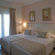 Hotel Doña Lola Zahara, 巴尔瓦特 — 照片 2