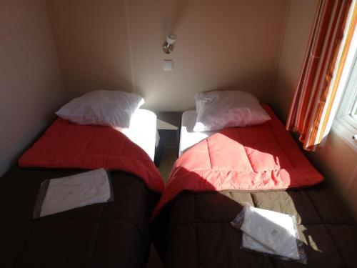 Camping "A l'Ombre des Tilleuls", 佩鲁兹 — 照片 1