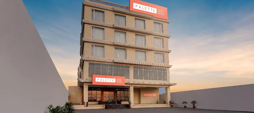 Clubhouse Hotel Morbi, 万克内尔 — 照片 1