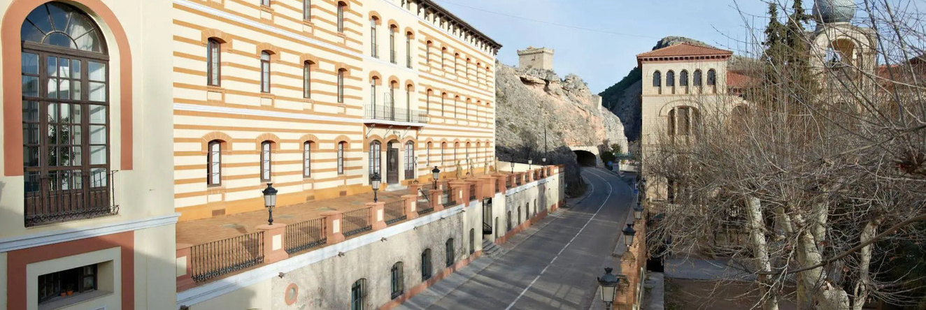 Hotel Termas - Balneario Termas Pallarés, 阿拉贡阿尔哈马 — 照片 1