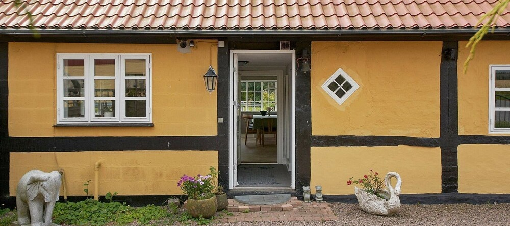 Modern Holiday Home in Bornholm With Terrace, 奥基克比 — 照片 1
