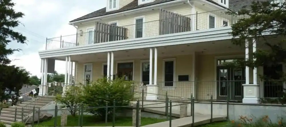 The Burleigh Falls Inn & Suites, 伯利瀑布 — 照片 1