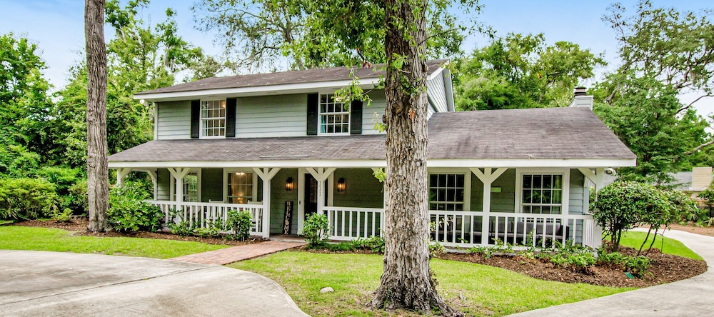 Relaxing, Dog-friendly Home With Furnished Patio, Washer/dryer, Wifi, & AC, St Simons Island — photo 1