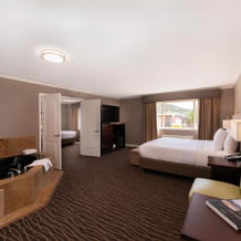 Prestige Radium Hot Springs Resort, Worldhotels Crafted, Горячие источники Granite — фото 2