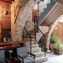 Lazaros Stonehouse, Лекара — фото 2