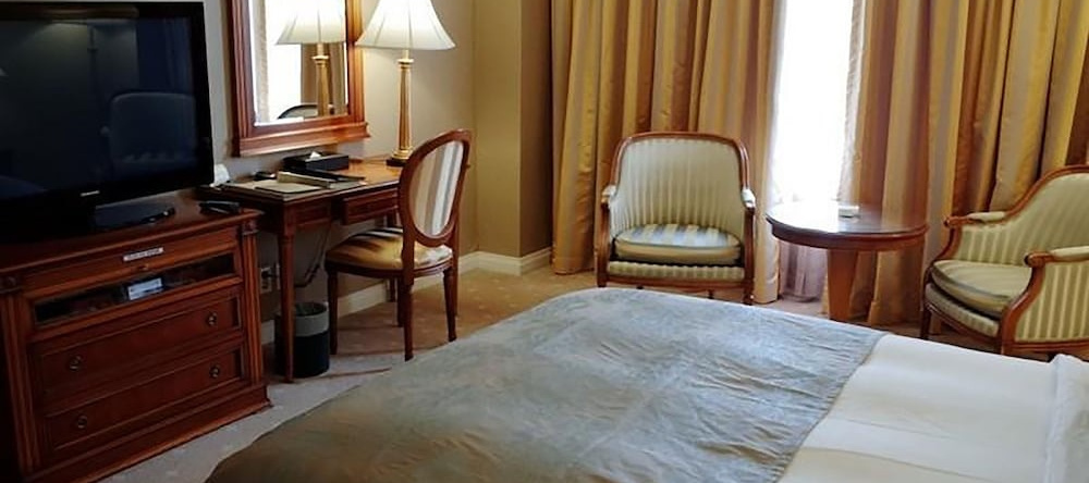 High1 Resort Grand Hotel Main Tower (Kangwonland Hotel), Сабук — фото 1
