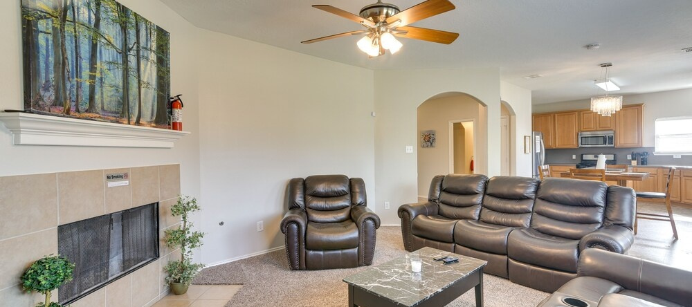 Pet-friendly Pearland Home ~ 21 Mi to Houston!, 皮尔兰 — 照片 1