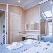 3 Manor Lodge - 2 Bedroom Lodge - Pendine, Llanddowror — photo 4