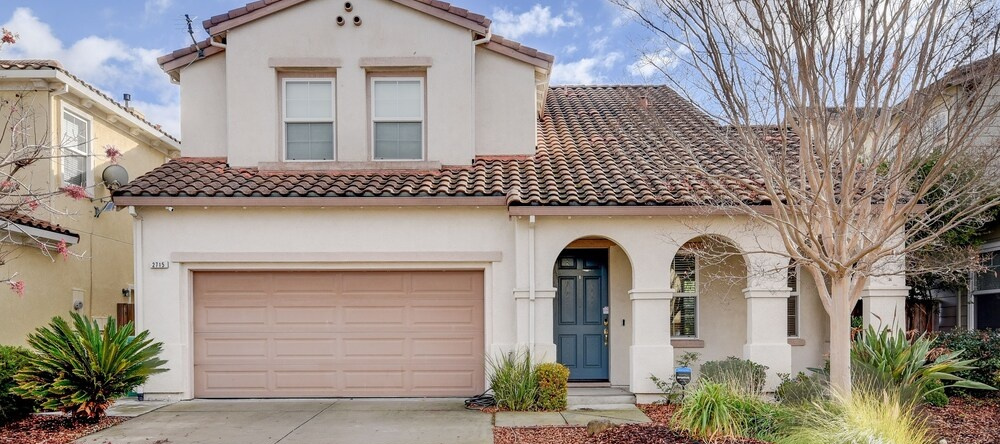Spacious & Scenic 4Br W/ Deskspace In Hayward 4 Bedroom Home By Redawning, Хейворд — фото 1