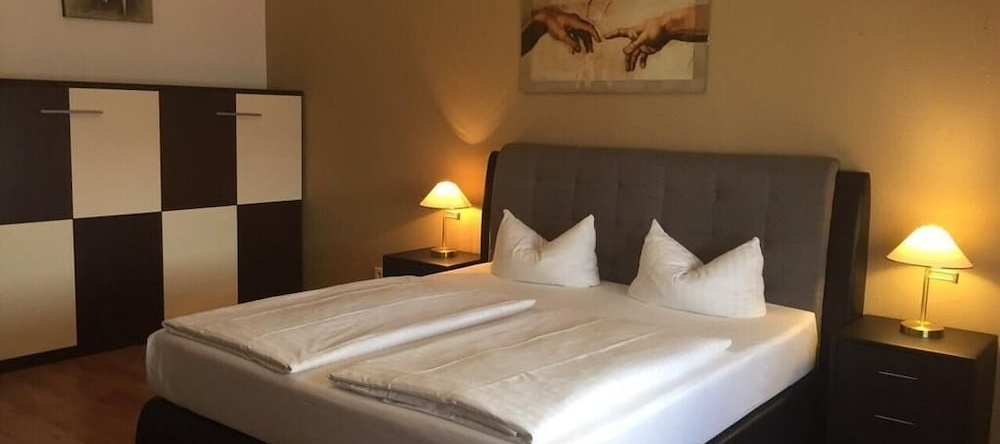 Airport Hotel Step Inn, 凯尔斯特巴赫 — 照片 1