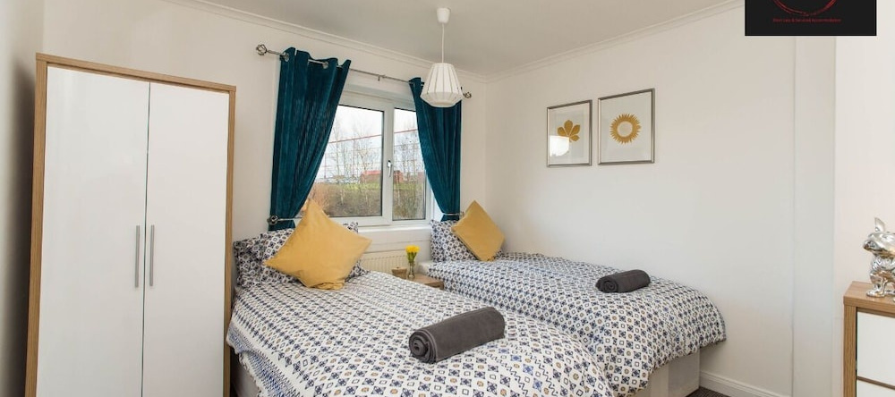 Two Bedroom House By Klass Living Serviced Accommodation Hamilton - Kenmar House With Parking & Wifi, Гамильтон — фото 1