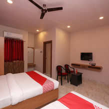 OYO 28645 Nirmalya Plaza, 布拉马普里 — 照片 2