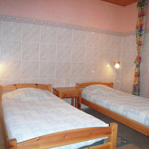 Beautiful Holiday Home, Near Centre. Private Pool. Private Garden. Roofed Terrace, 阿尔热利耶 — 照片 2