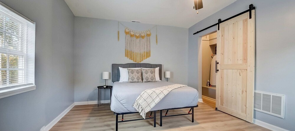 Frontdesk 2 Br House Near Cardinal Stadium, Льюисвилл — фото 1
