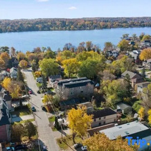 Luxury Home with Sauna, Patio & Backyard Near Lake, 列治文山 — 照片 5