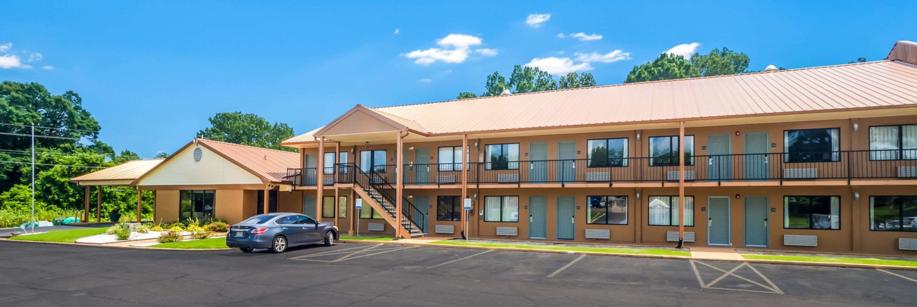 Quality Inn & Suites Corinth West, Коринф — фото 1