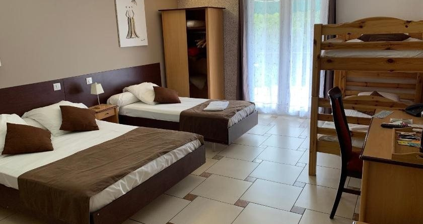 Mon Auberge, 吕内尔 — 照片 1