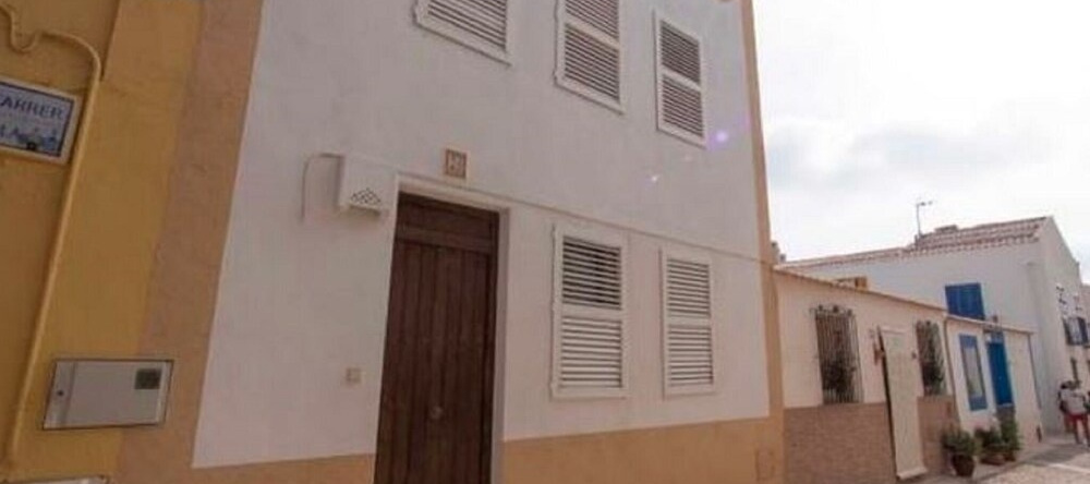 Spacious Holiday Home in Isla de Tabarca With Patio, 伊斯拉普拉纳或新塔巴尔卡 — 照片 1