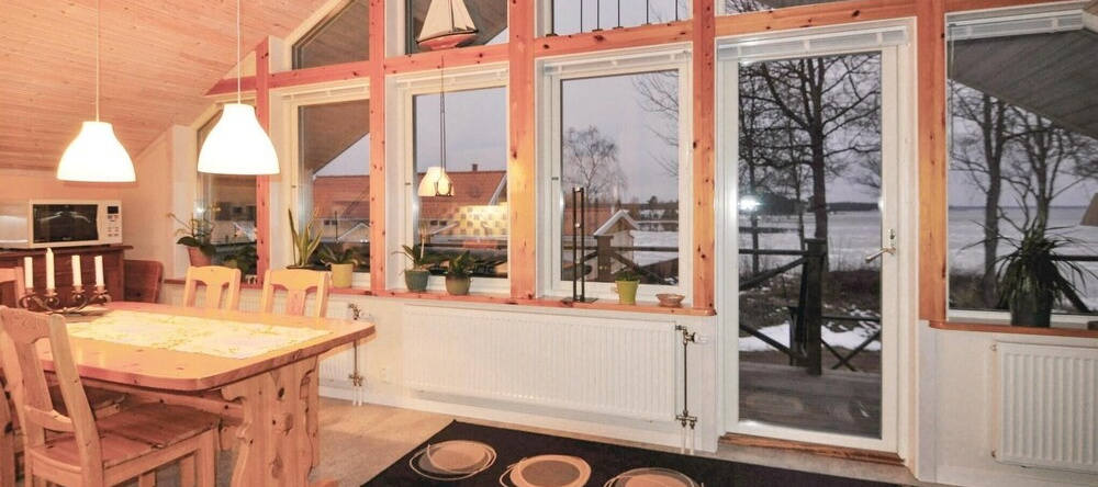 Awesome Home In Sjötorp With 2 Bedrooms And Wifi, Мариестад — фото 1