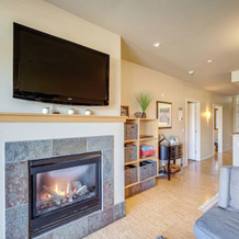 Walk to the Lake: Chelan Condo w/ Mtn Views!, Chelan — photo 3