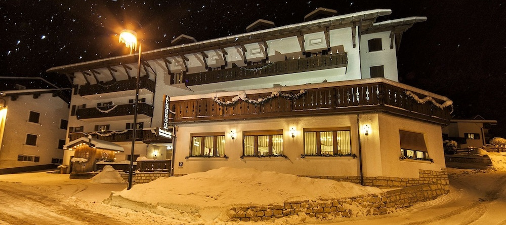 Hotel Due Spade, Folgaria — photo 1