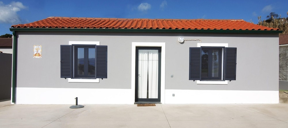 House With 2 Bedrooms in Praia do Almoxarife, With Wonderful sea View, Terrace and Wifi Near the Beach, 普拉亚杜阿尔莫沙里费 — 照片 1
