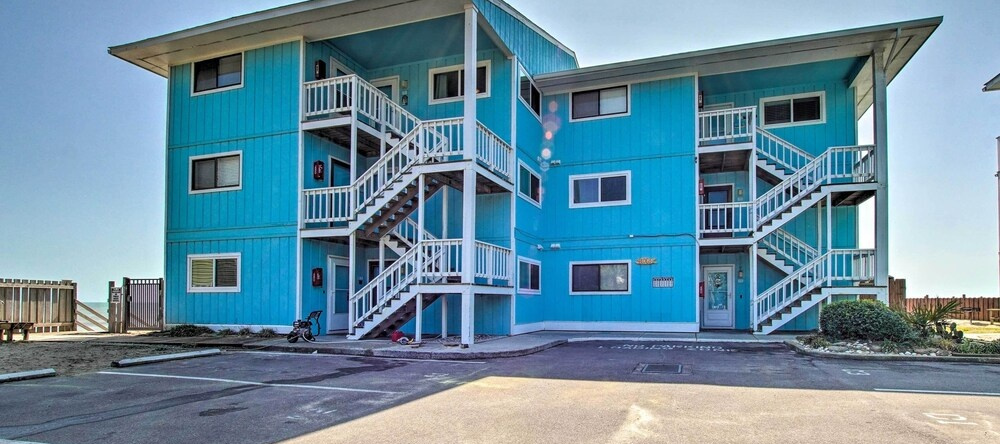 Kure Beach Condo w/ Panoramic Ocean Views!, 库尔海滩 — 照片 1