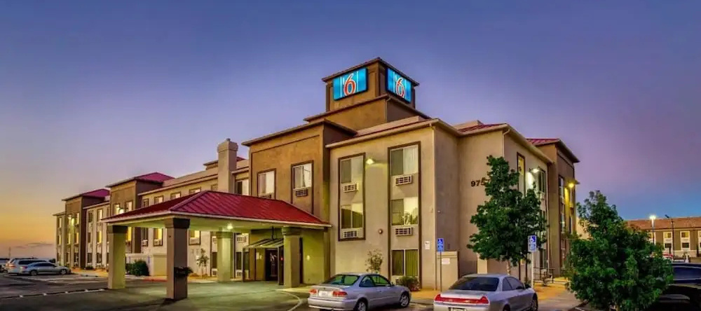 Studio 6 Suites Hesperia, CA – West Main Street – I-15, Hesperia — photo 1