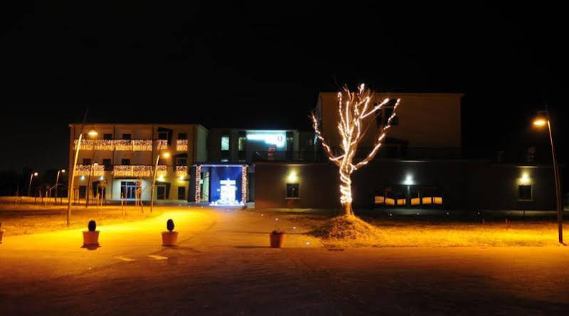 Manhattan Village Hotel, 苏尔莫纳 — 照片 1