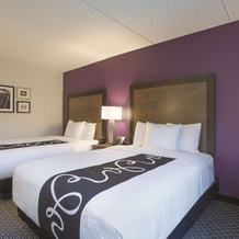 La Quinta Inn & Suites by Wyndham Baltimore BWI Airport, Linthicum Heights — photo 5