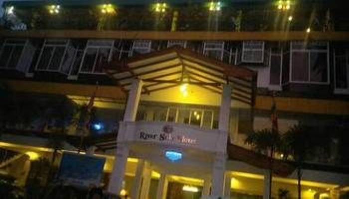 River Side Hotel, 安贝韦拉 — 照片 1