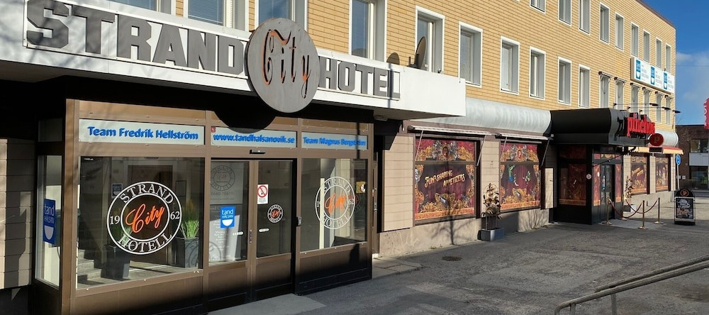 Strand City Hotell, 恩舍尔兹维克 — 照片 1