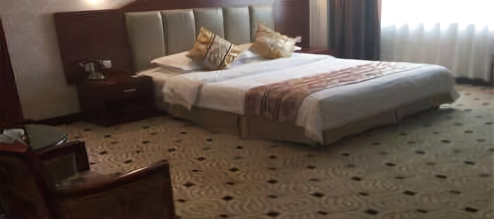 Hongfu Junggar Hotel, 克拉玛依 — 照片 1