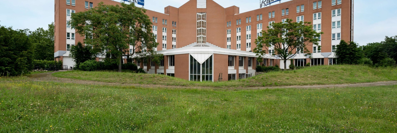 Radisson Blu Hotel, Karlsruhe, 埃特林根 — 照片 1