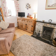 Bron Heulog Cottage, Llangoed — photo 4